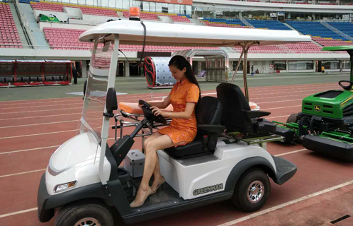 賀龍?bào)w育中心-電動救護(hù)車